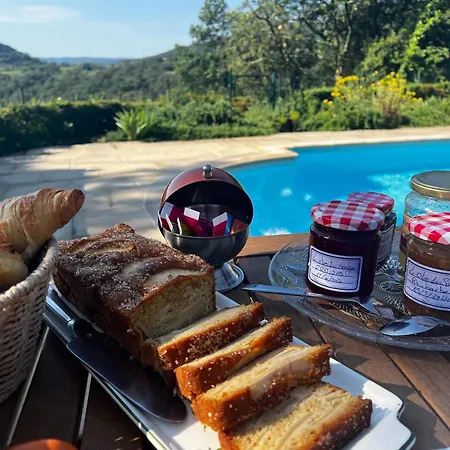 Le Clos Des Songes. Couette-café 3*