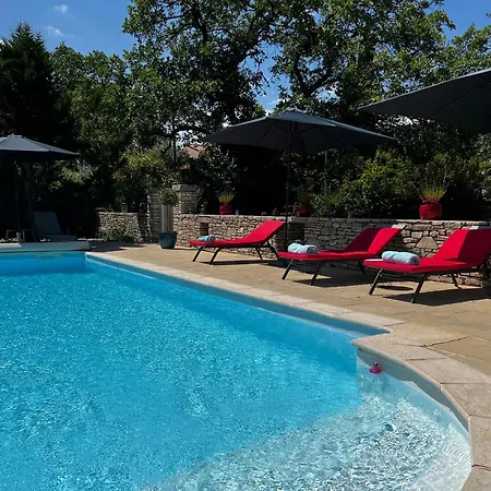 Le Clos Des Songes. Couette-café 3*